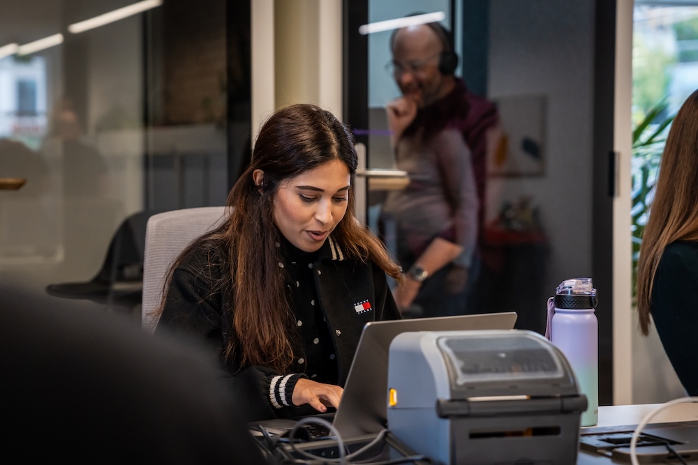QSR support assistant in an office